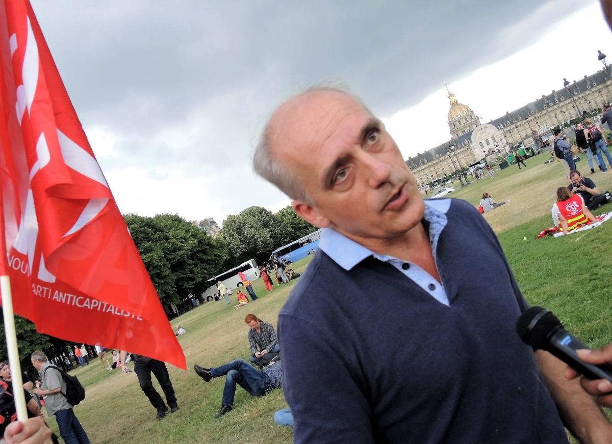 Interview Radio de Philippe Poutou au rassemblement esplanade des Invalides PAS DE CODE DU TRAVAIL SUR ORDONNANCE