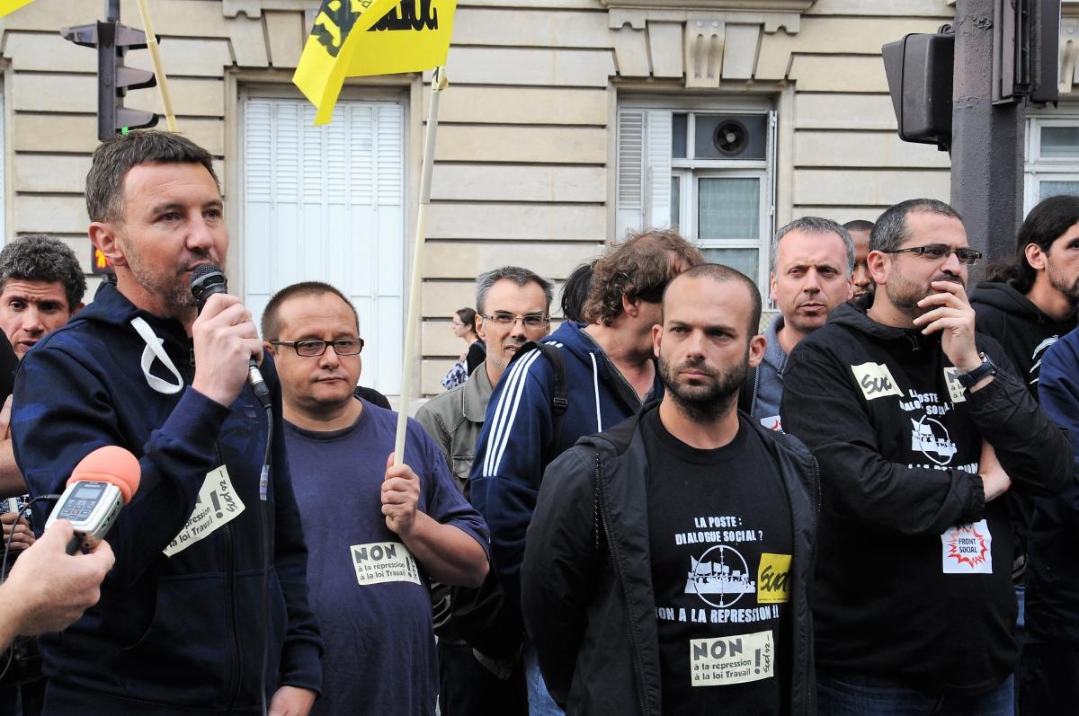 Olivier Besancenot en soutien à Gaël Quirante Ministère du Travail rue de Varenne