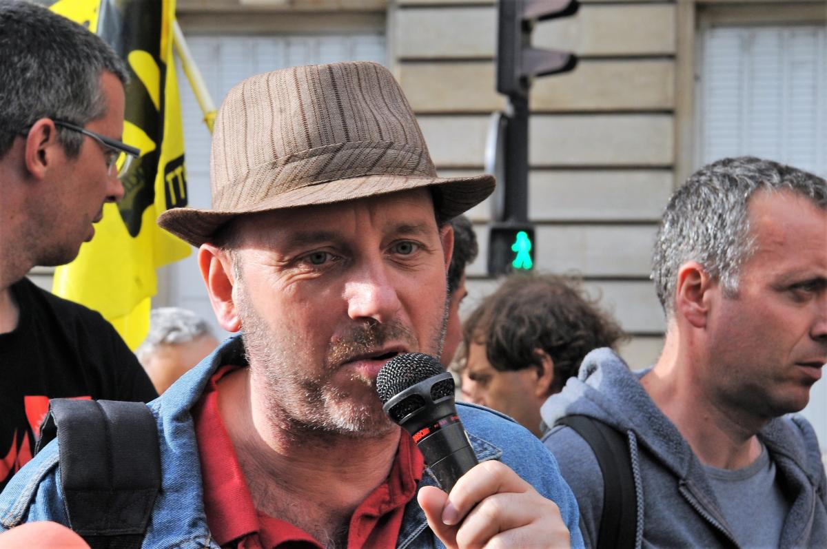 Eric Beynel porte-parole du syndicat Sud Solidaires (syndicat dorigine Sud Douanes) en soutien a Gaël Quirante