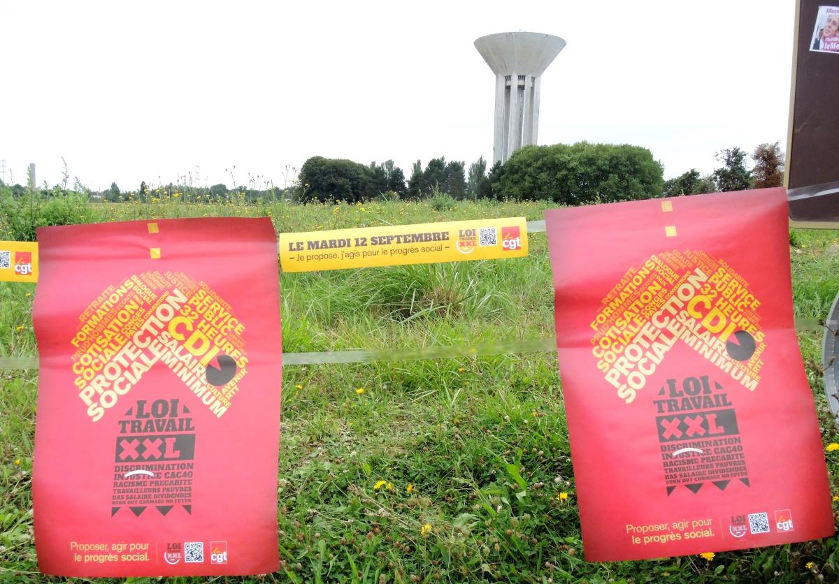 Pôle Cgt Paris devant l'Université du Medef