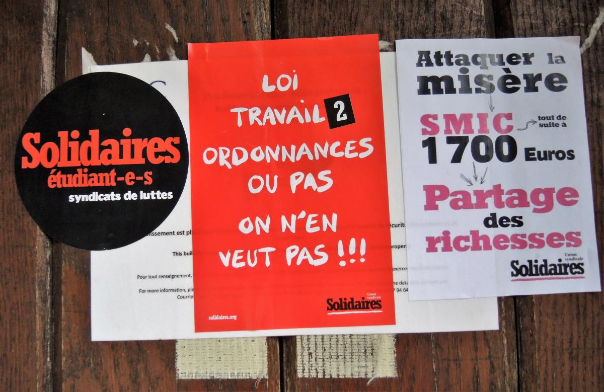 Manifestation devant l'Université du Medef Jouy en Josas