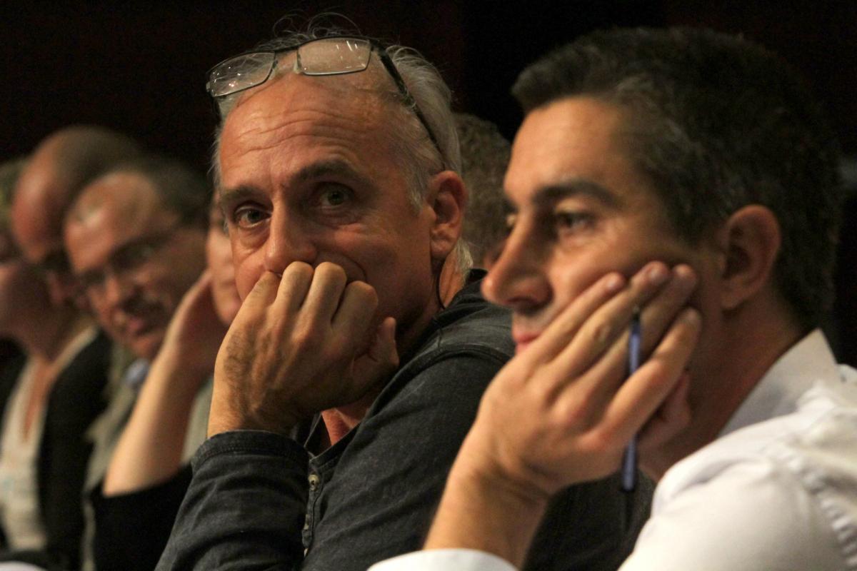 La tribune avec Manu Lépine secrétaire fédéral de chimie CGT, Philippe Poutou et François Ruffin