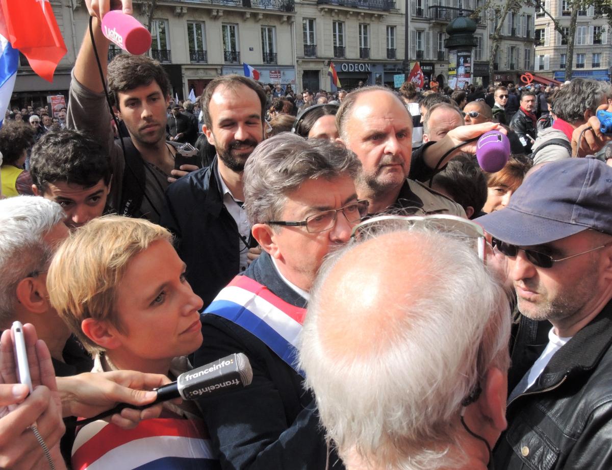 Clémentine Autin Jean Luc Mélanchon en visite au point fixe du Npa et Philippe Poutou