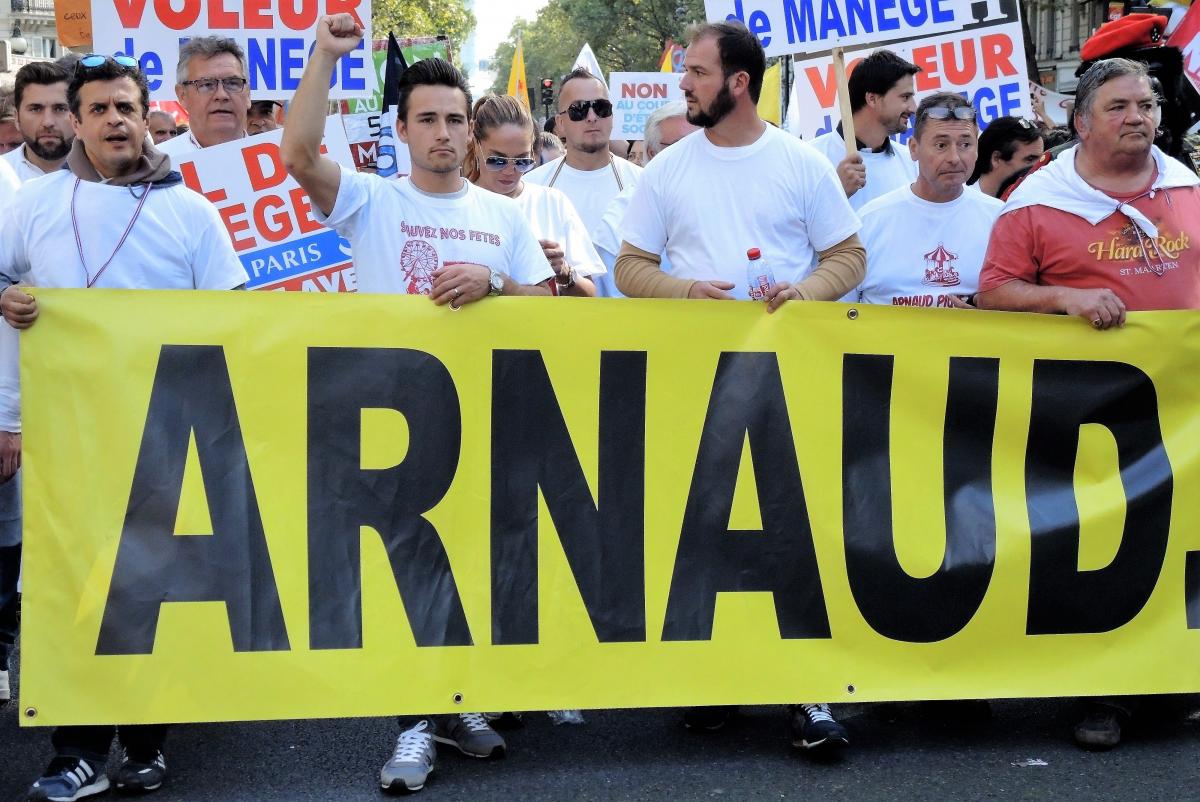 Cortège des Forains à la manifestation de la France Insoumise