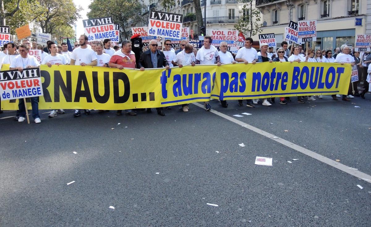 Cortège des Forains à la manifestation de la France Insoumise