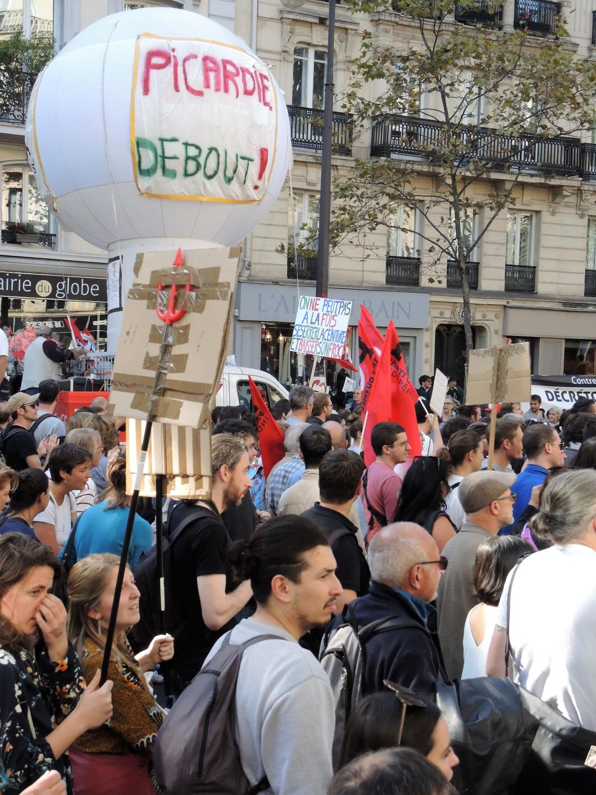 Ballon manifestation de la France Insoumise
