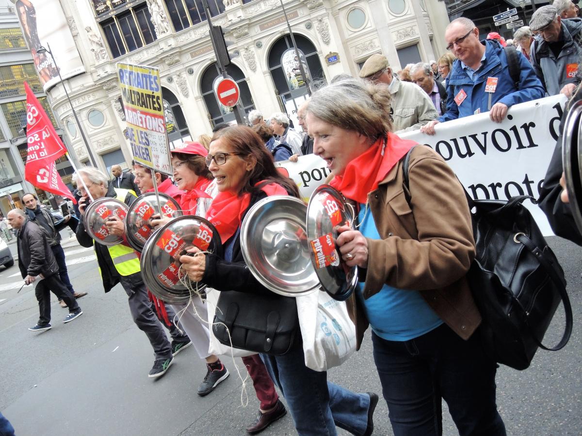 Femmes Cgt manifestation à Paris des retraités et retraitées