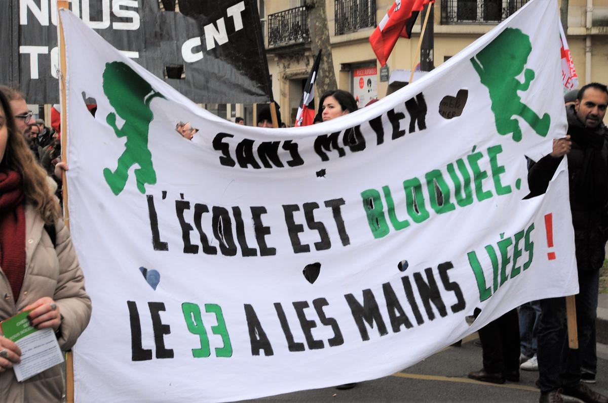 Sans moyen l'école est bloquée le 93 à les mains liées!
