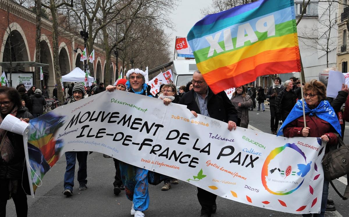Mouvement de la paix organisation pacifiste Française