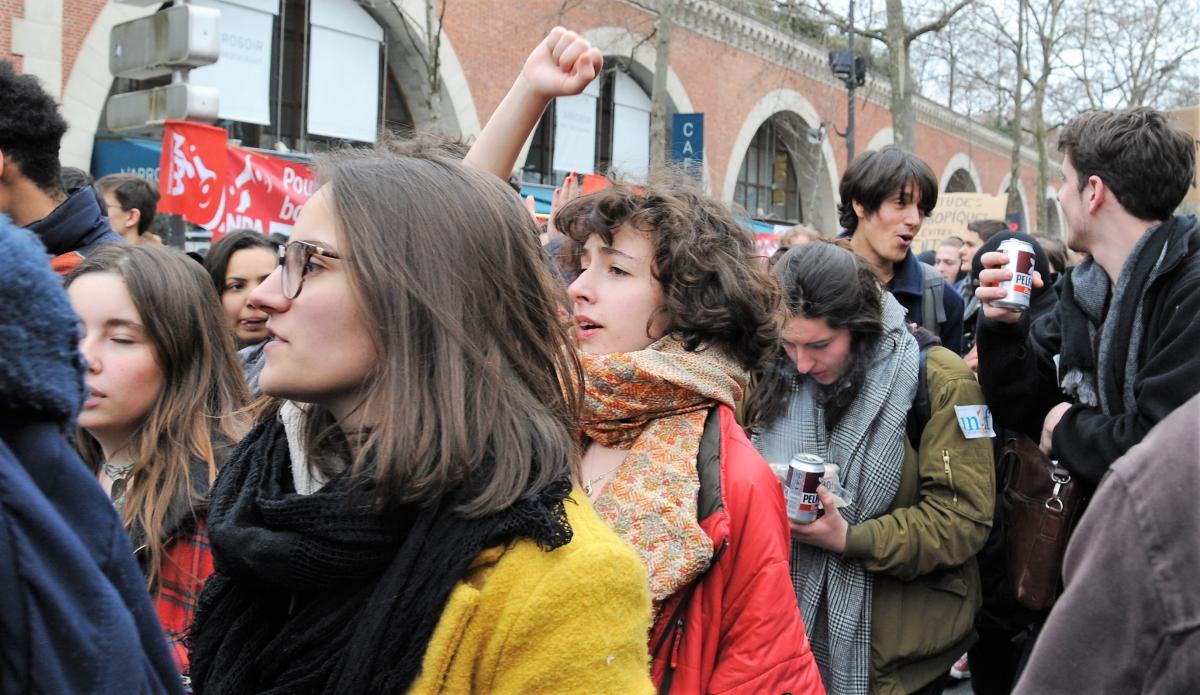 Point lévé Cortège Etudiants