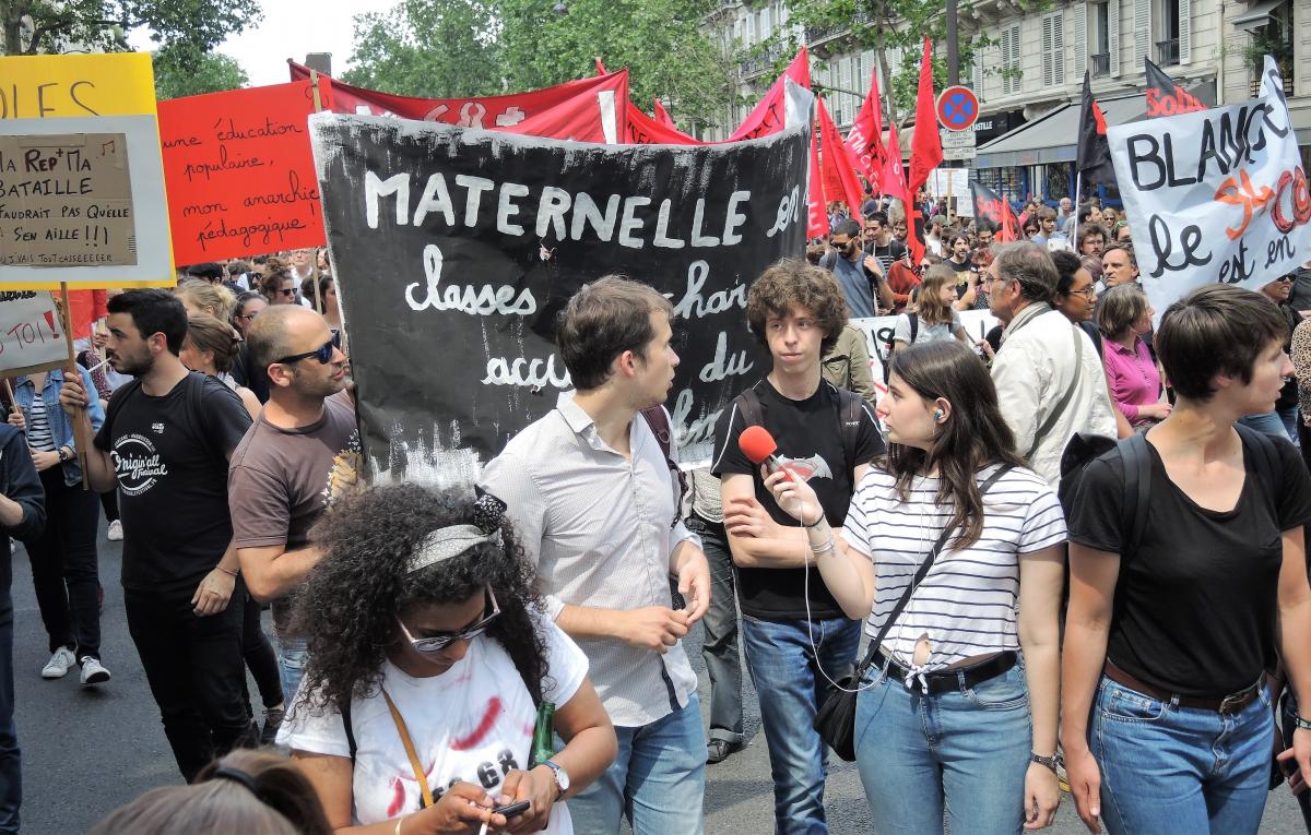 Banderole Maternelle et classes surchargées