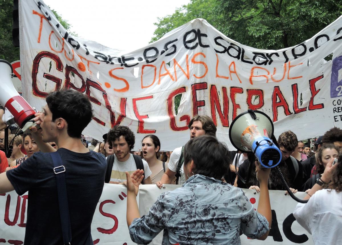 Banderole grève générale cortège Etudiants
