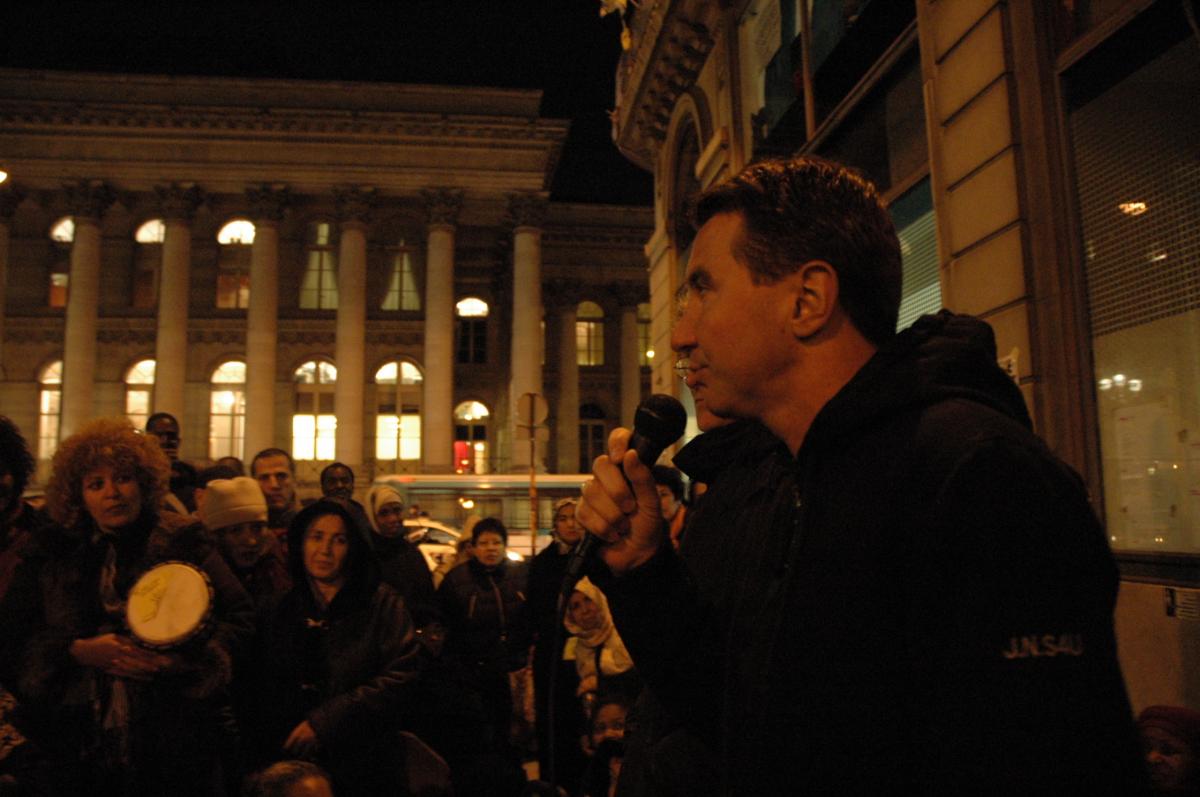 Olivier Besancenot Rue de la banque avec les sans logis