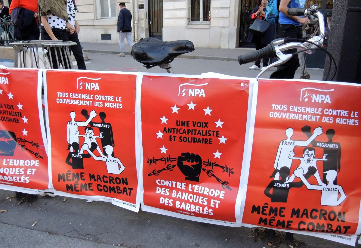 Affiche Npa contre l'Europe des banques et des barbelés une voix anticapitaliste et solidaire.