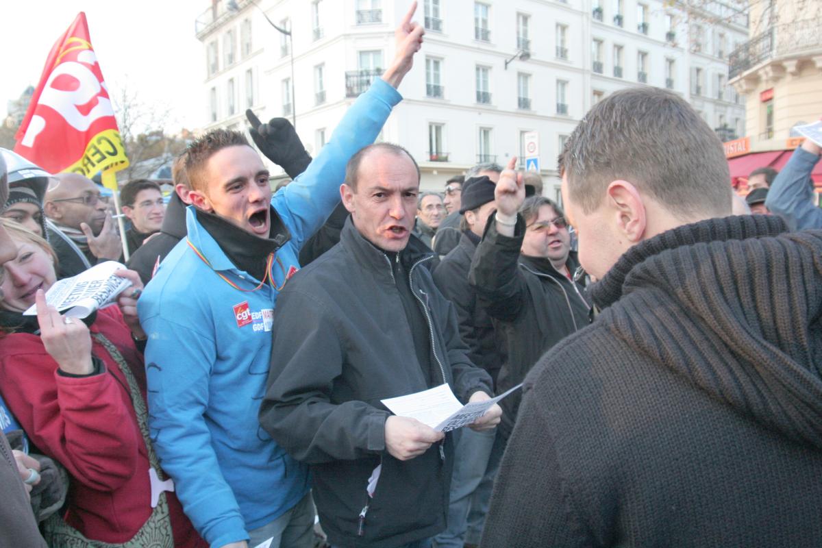 Les gaziers en grève saluent Olivier BESANCENOT