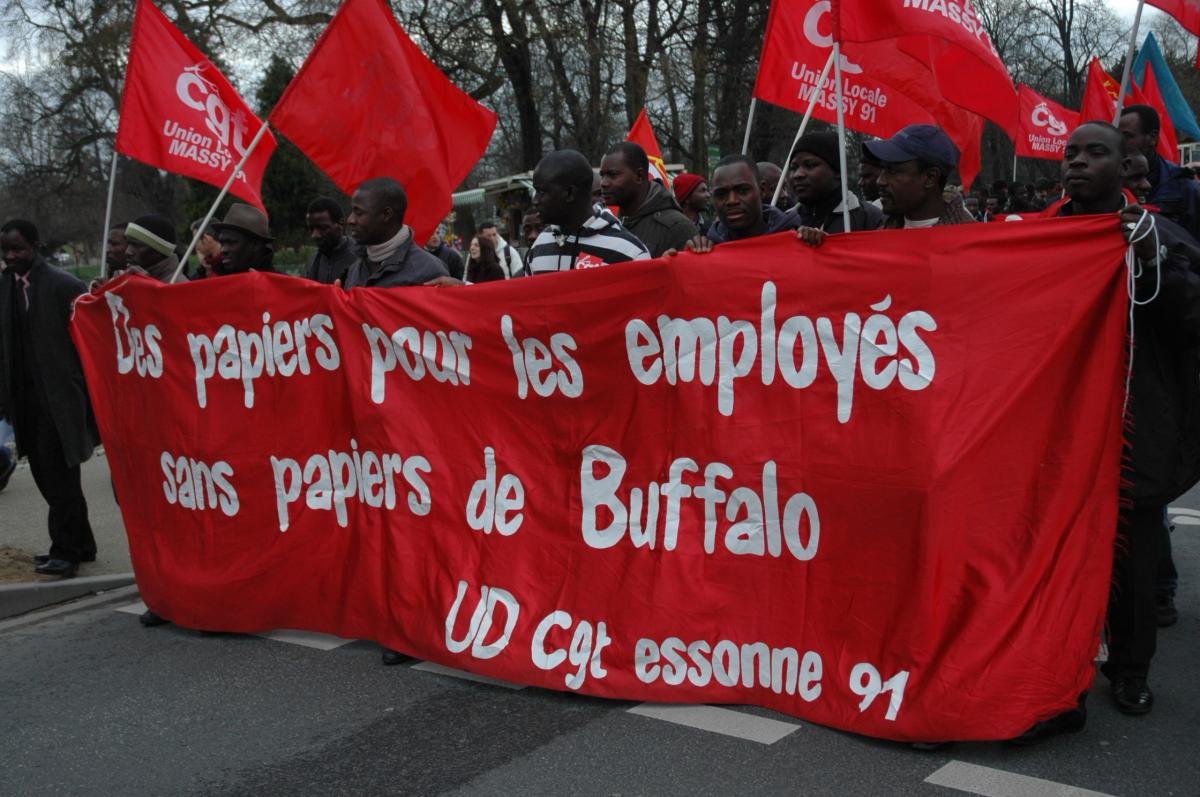 Banderole des papiers pour les employés sans-papiers de Buffalo