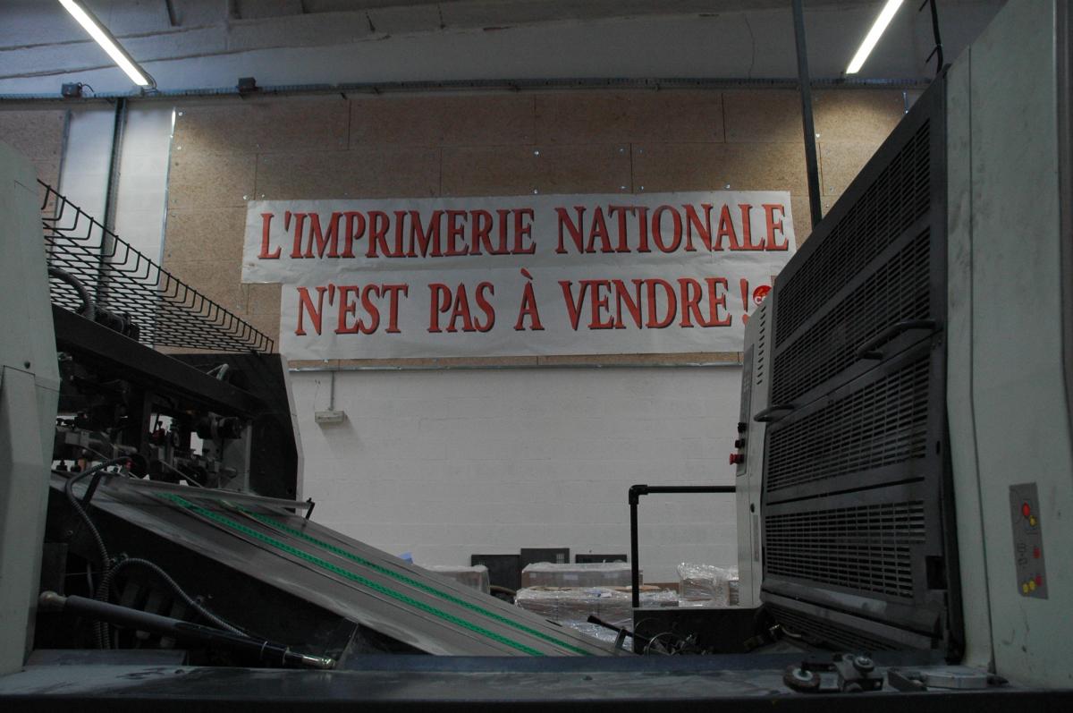 Affiche : l'imprimerie nationale n'est pas à vendre