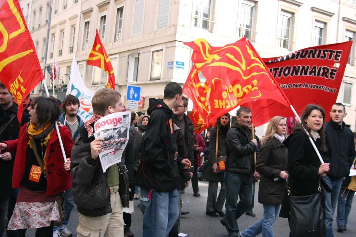 Manifestation porteuse d'espoir, pour la convergeance des luttes