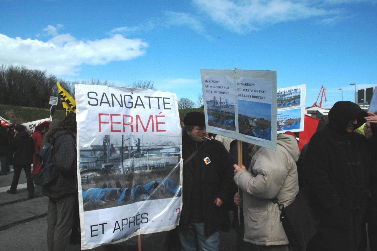 Militants des collectifs d'aide aux réfugiées du port de Cherbourg