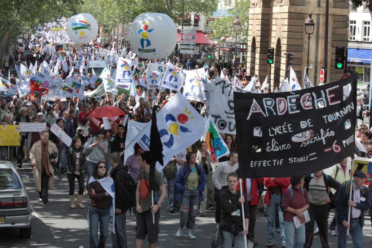 la manifestation porte Saint Martin