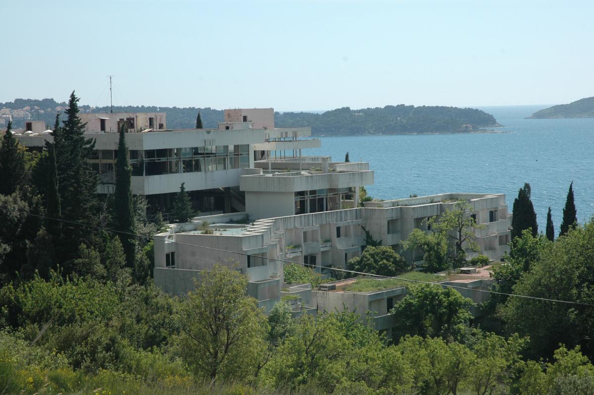 Hôtel bombardé par l'armée Serbe et Monténégrine.