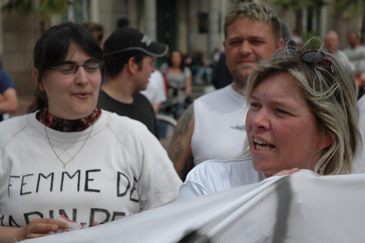 manifestation retraites, femmes de pêcheurs en colère.