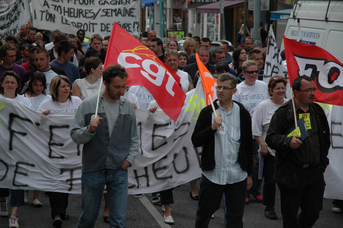 manifestation retraites. Carré de tête avec l'intersyndicale et les pêcheurs.