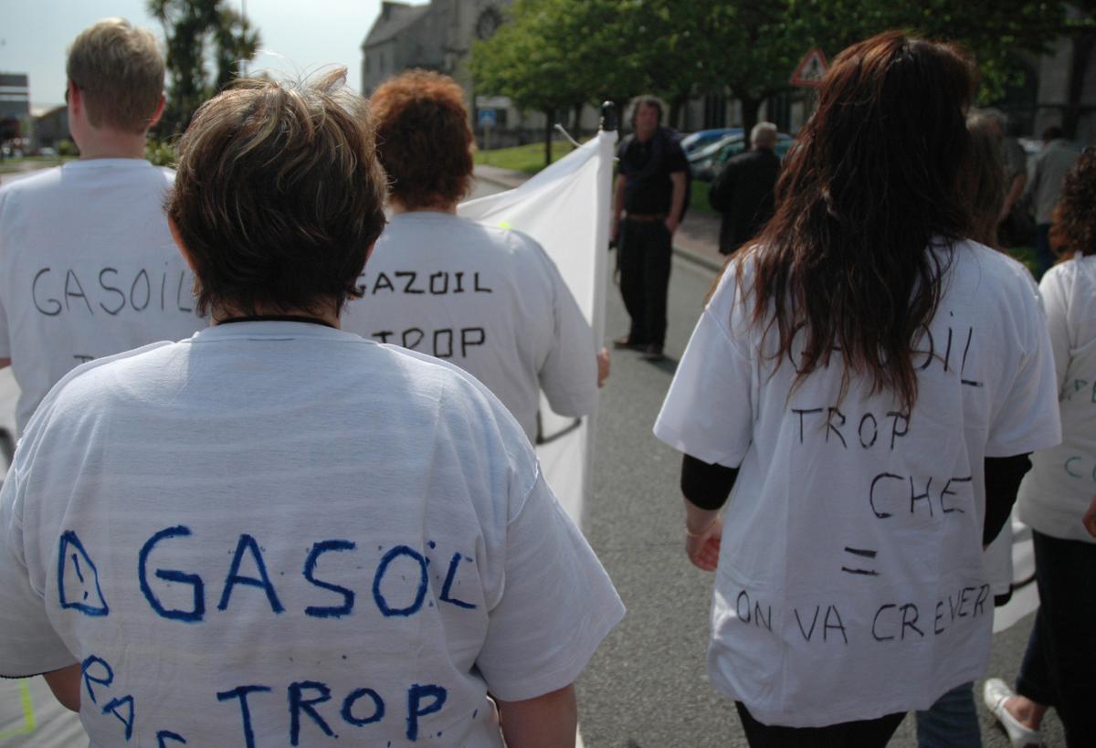 manifestation retraites, femmes de pêcheurs en colère.