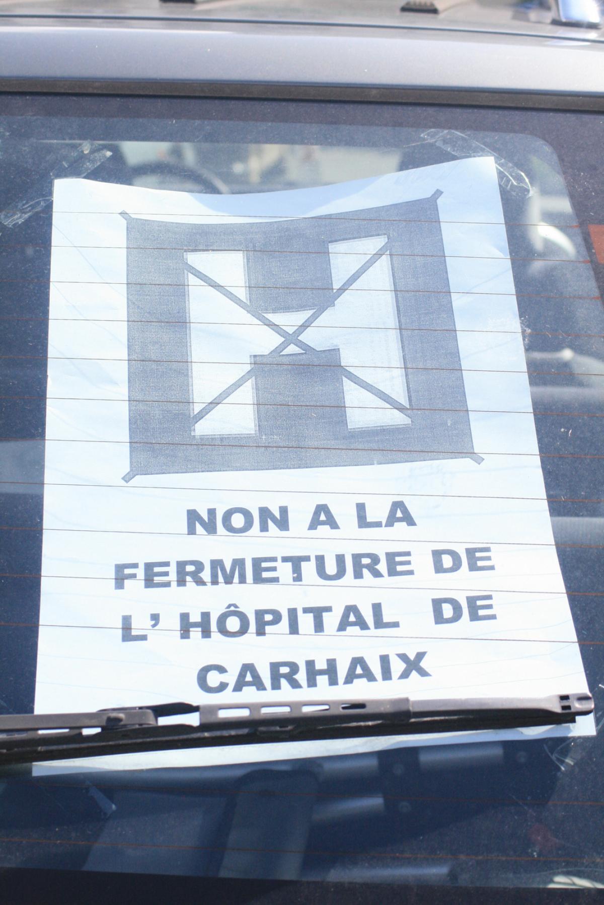Affiche contre la fermeture de l'hôpital de Carhaix