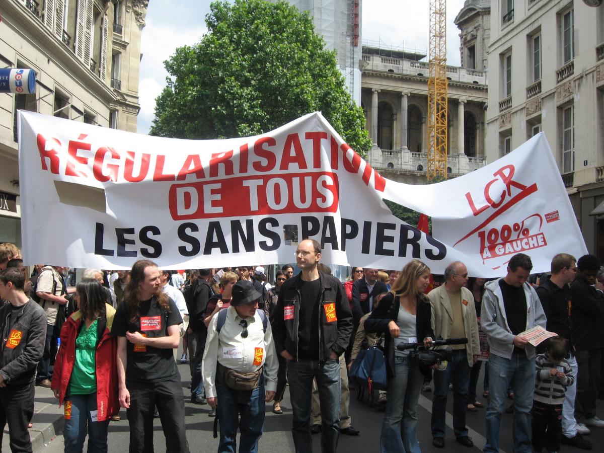 Régularisation de tous les sans papiers
