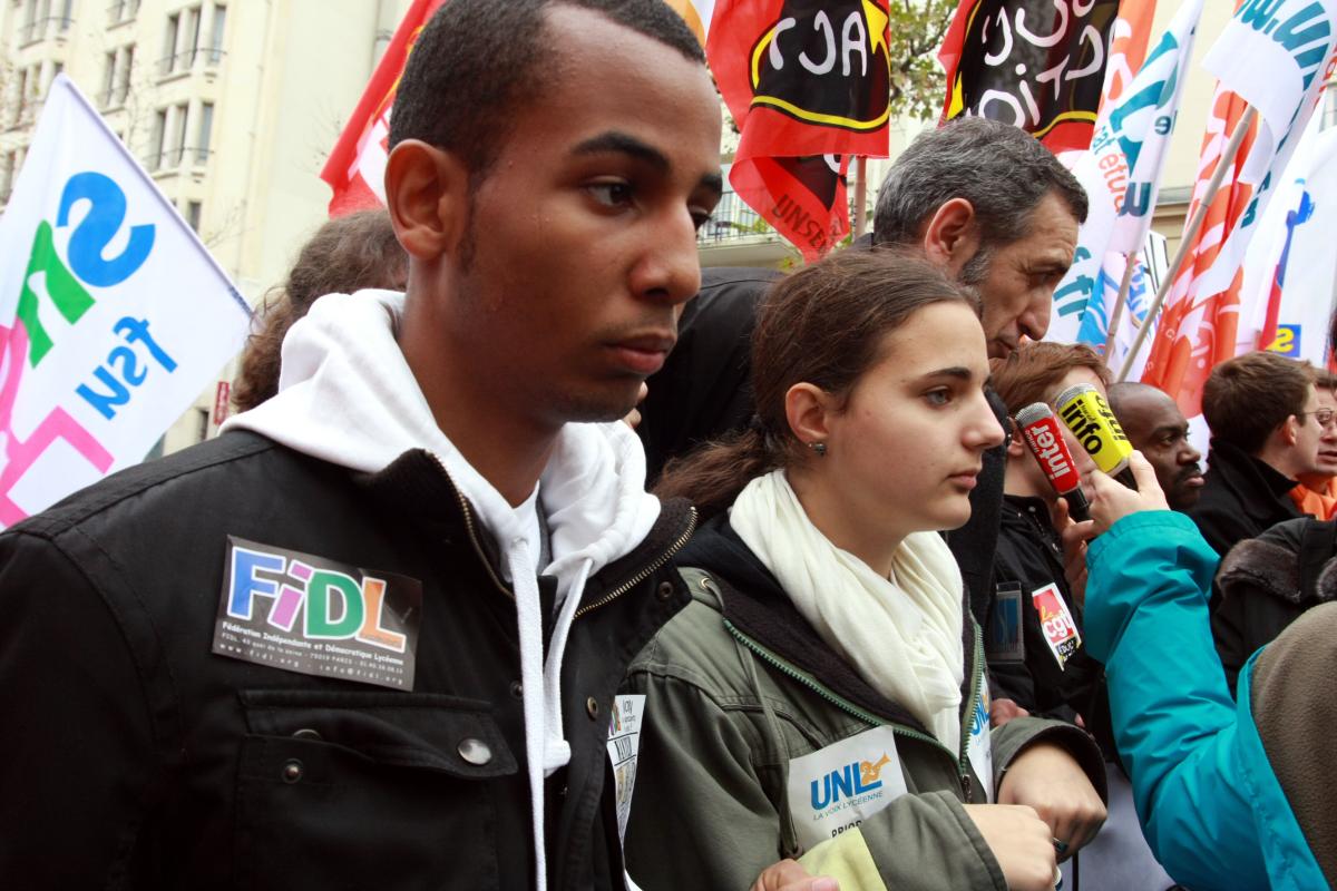 représentants de la FIDL et de l'UNL en tête de la manifestation