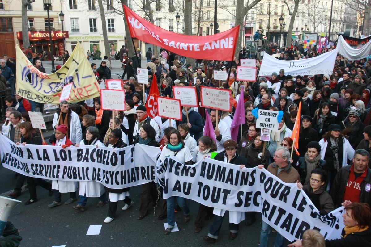 contre la loi Bachelot