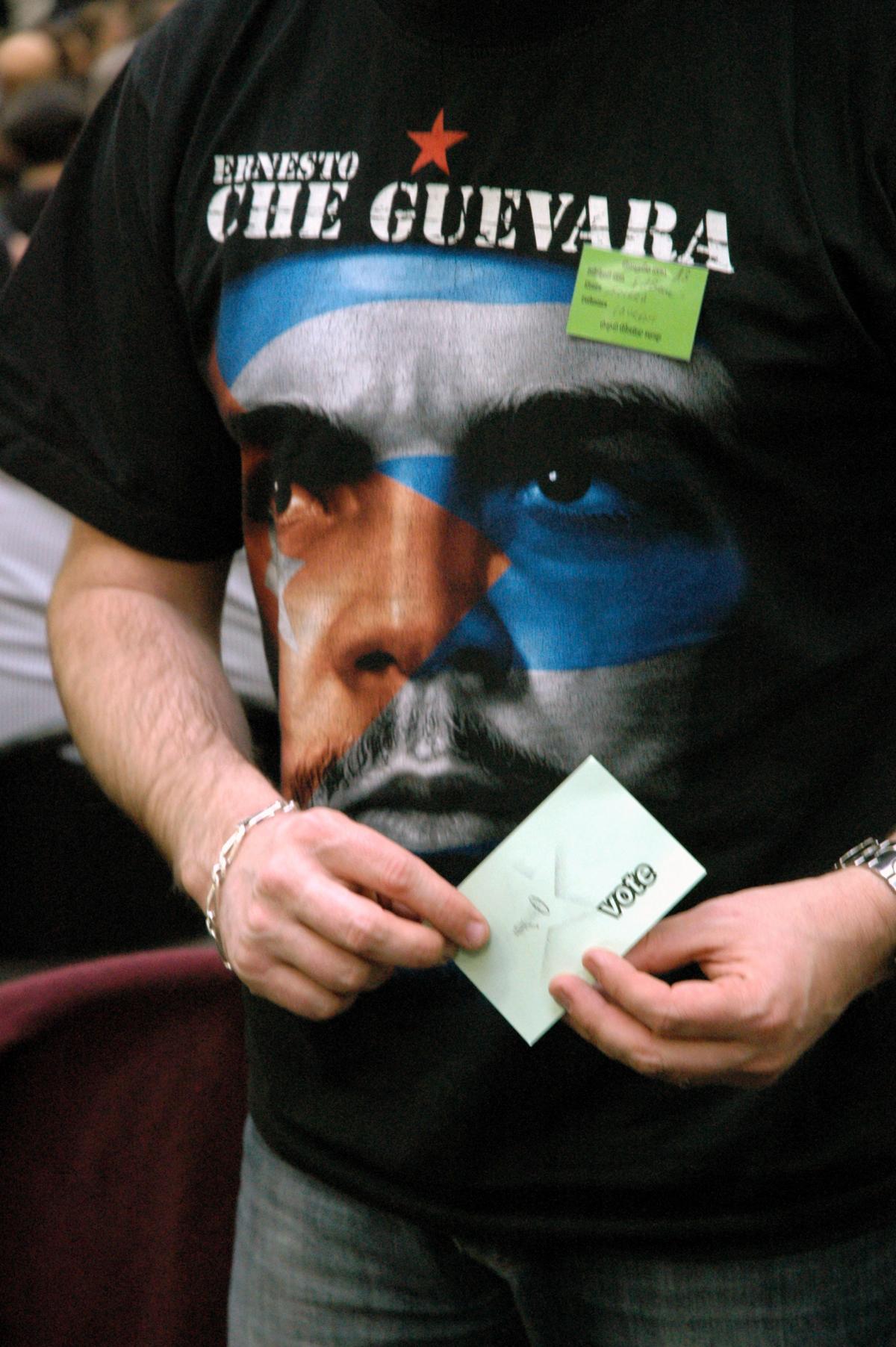 Tee shirt