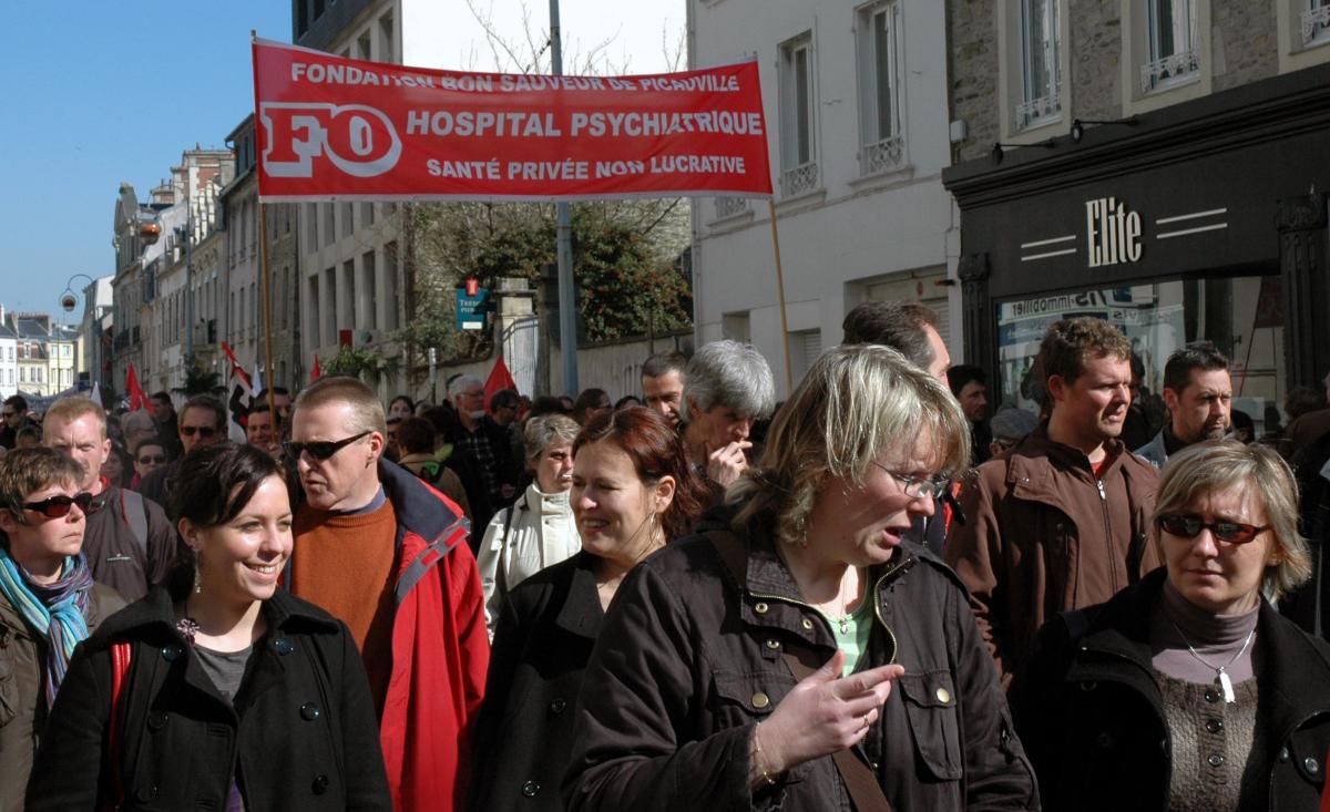Banderolle FO Hôpital psychiatrique.