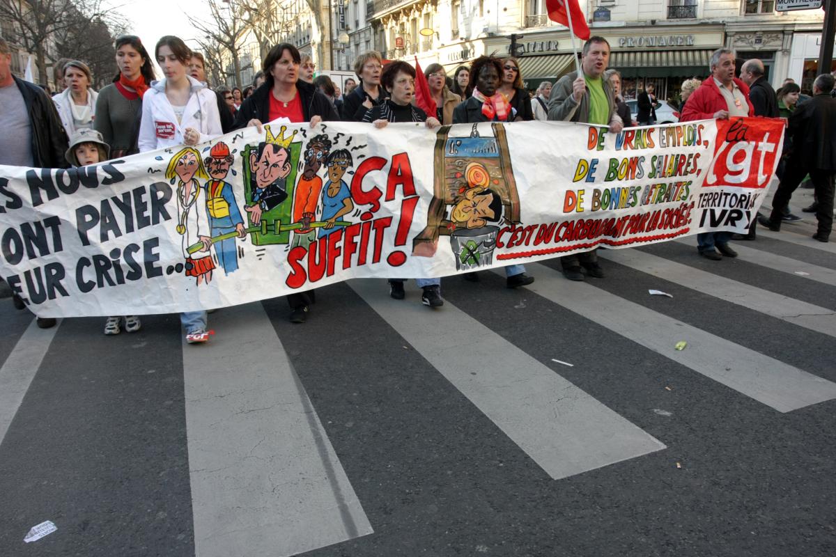 ils nous font payer leur crise !