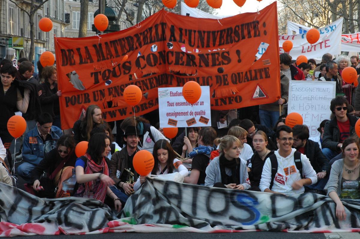 Etudiants Orsay en Lutte Paris 19 03 09