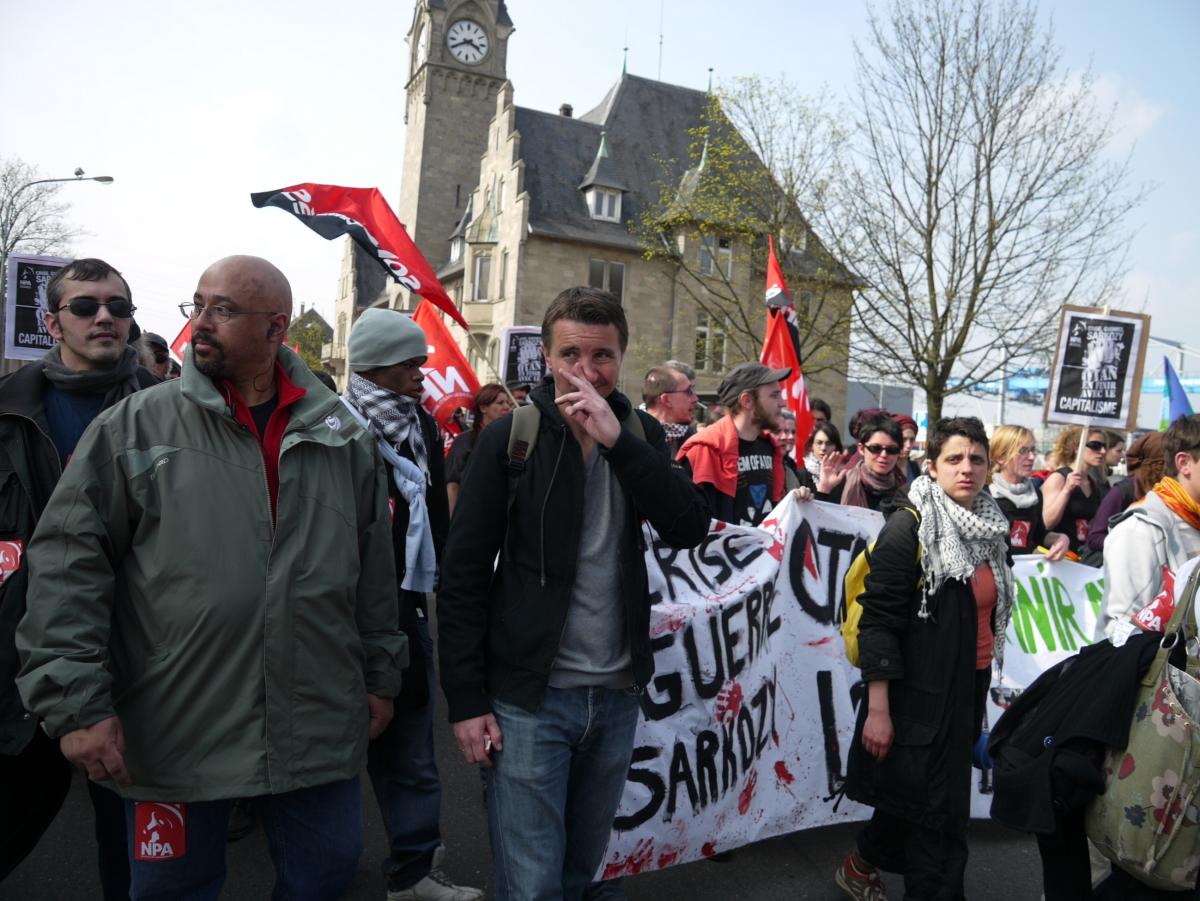 Olivier Besancenot et le cortège NPA
