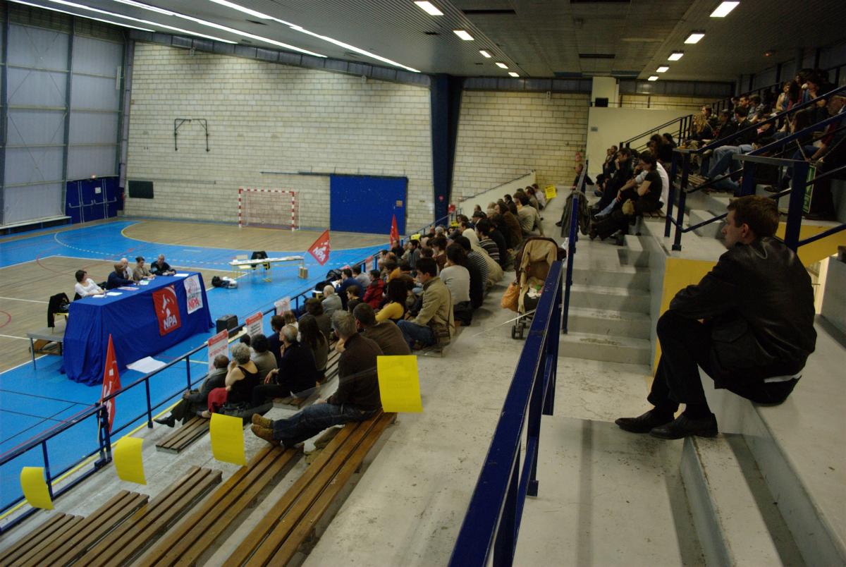 Le public de la réunion publique du npa de Paris13