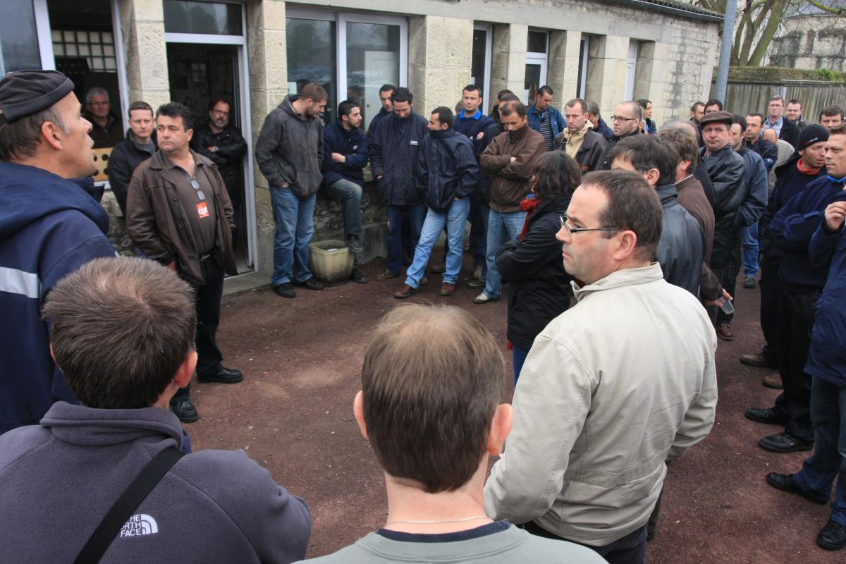 AG tous les matins dans la cour