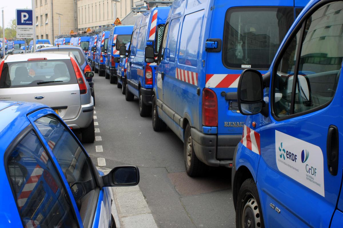 blocage de la rue devant le siège de la direction