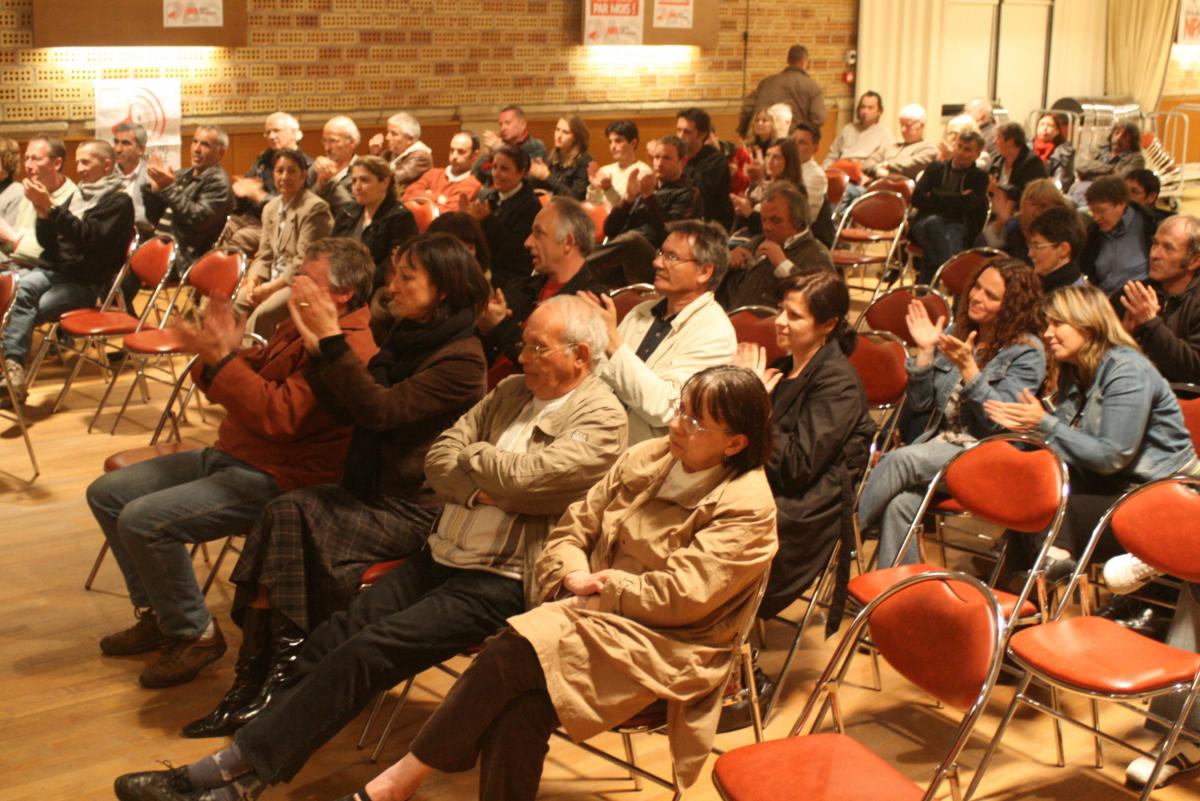 Public à Carhaix