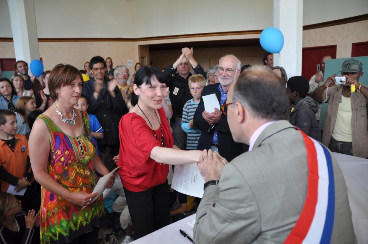 Mme Kostyukov et le Maire de Cherbourg