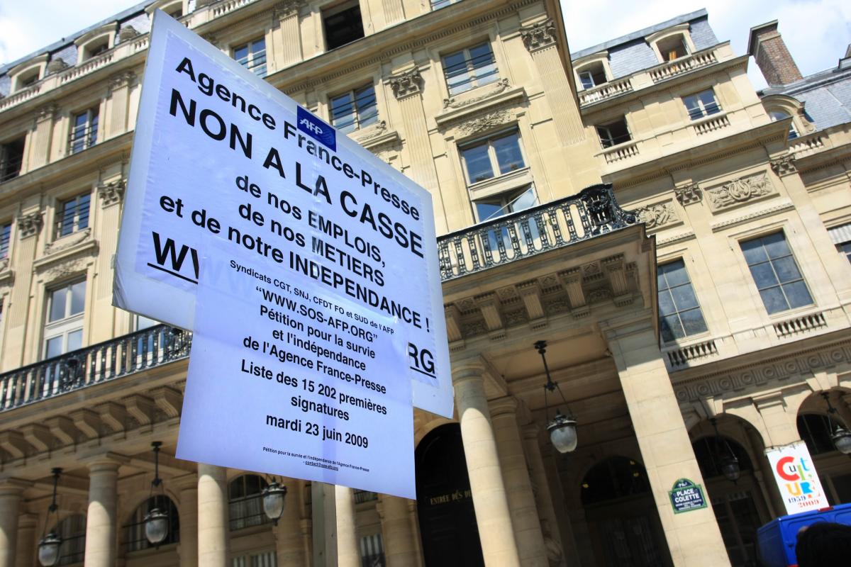 NON A LA CASSE