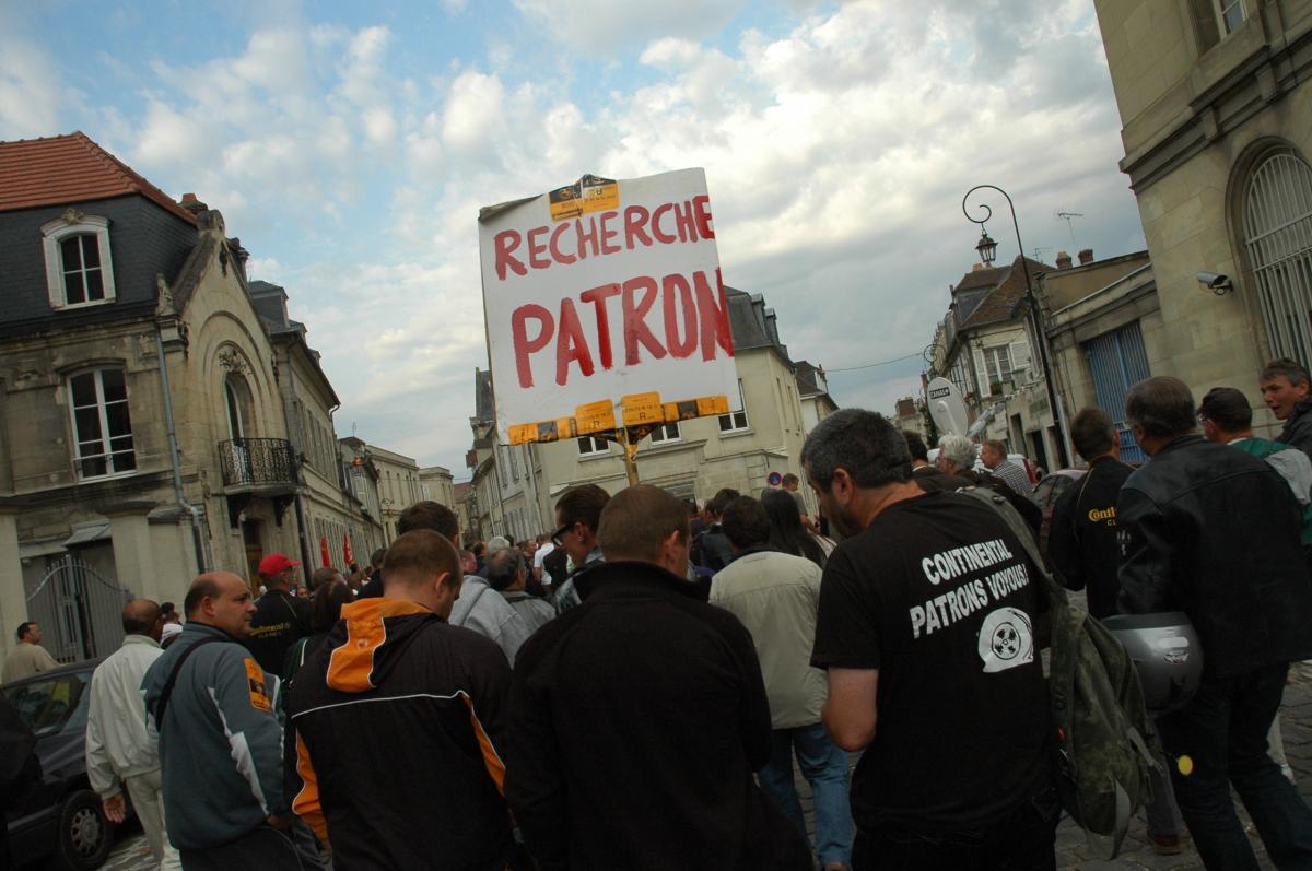 Continental pancarte Recherche Patron.