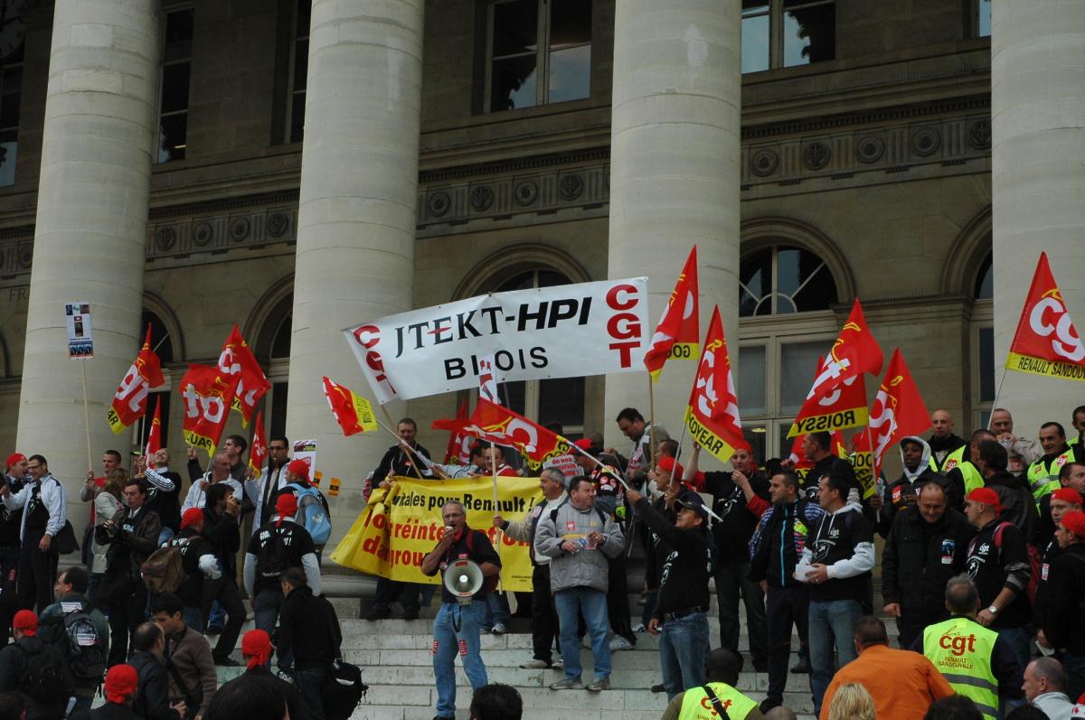 METALLURGIE HPI Cgt BLOIS,devant la bourse de Paris.
