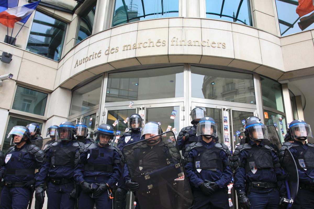 Autorité des marchés financiers sous protection