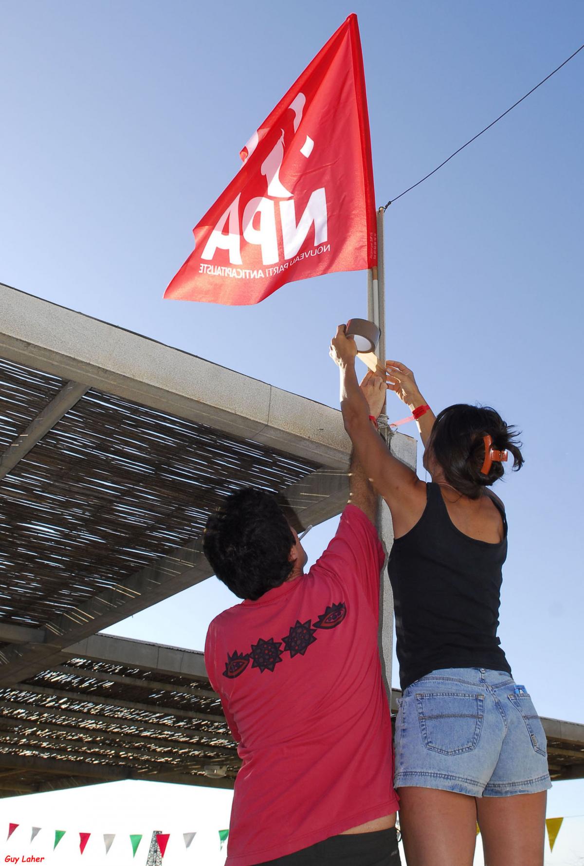 Mise en place d'un drapeau du NPA