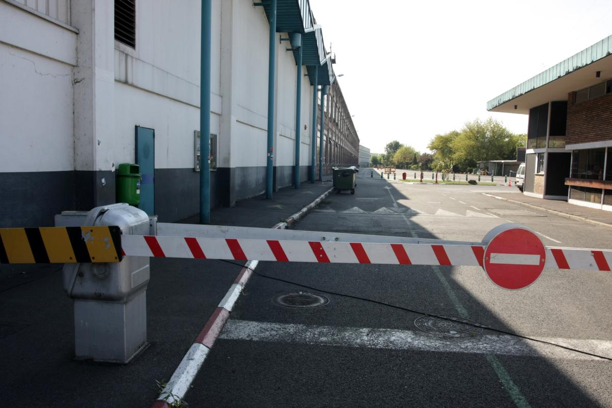 entrée de l'usine Continental de Clairoix
