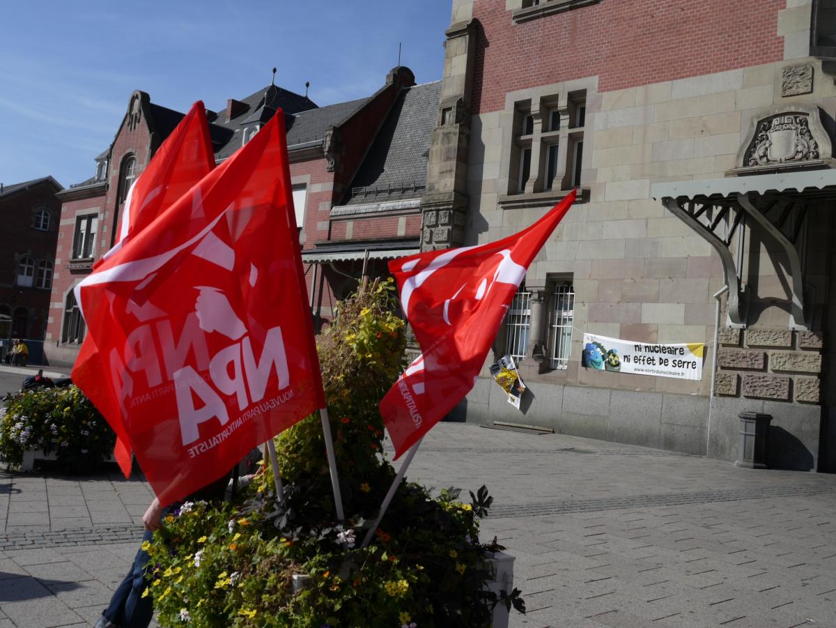 Drapeaux du NPA