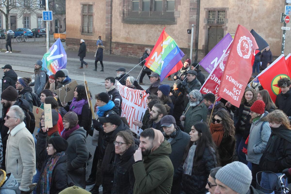 Manifestation contre la loi Darmanin à l'appel des syndicats et des partis du 21 janvier